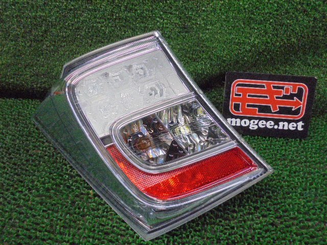 4EW7061 CM4)) ホンダ フリード GP3 中期型 ハイブリッドジャストセレクション 純正 LED　テールランプ左　イチコD102_画像1