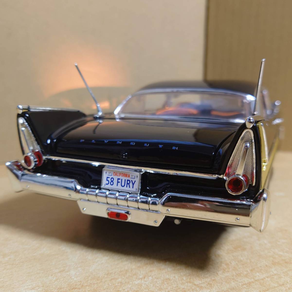 1/18 プリムスフューリー 1958 ブラック Plymouth Fury MOTORMAX製ダイキャスト_画像3