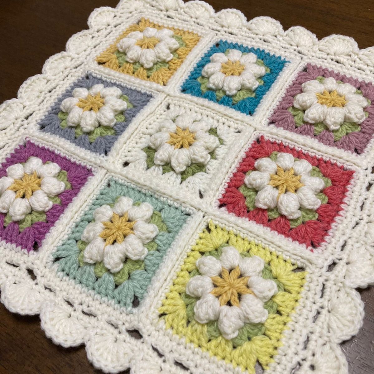 マルチカバー ぷっくりお花 モチーフ編み ハンドメイド かぎ編み マルチカバー ぷっくりお花 モチーフ編み ハンドメイド かぎ編み