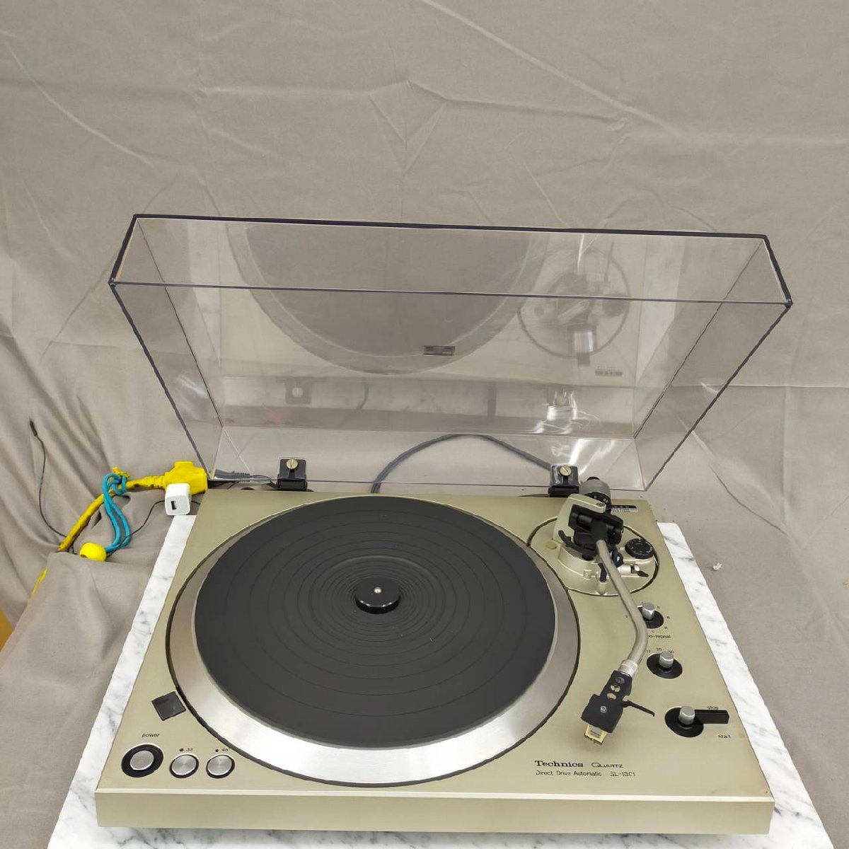 T4175＊【中古】Technics テクニクス SL-1301 ターンテーブル_画像3