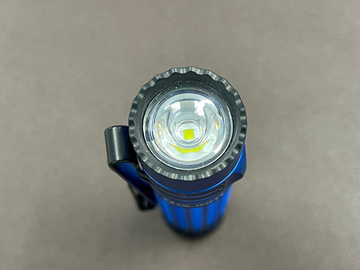 ◇未使用品◇OLIGHT　 WARRIOR　mini3　ブルー　懐中電灯　LEDライト　1750ルーメン（30323112018420US）_ライト部分も、細やかな擦り傷や汚れあり。