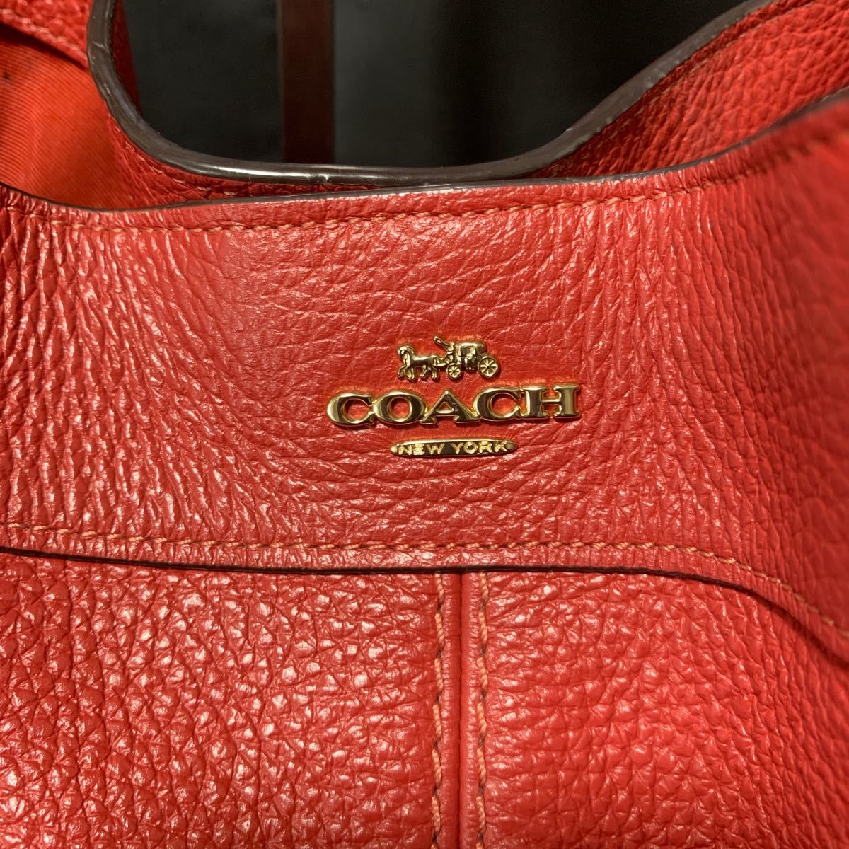 COACH コーチ H1857 F28992 レザー 2WAY ハンドバッグ トートバッグ ショルダーバッグ クロスボディ レディース レッド系 赤 チャーム付き_画像2