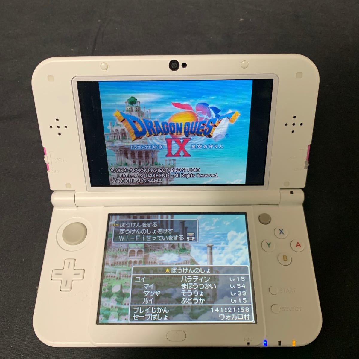 Nintendo New 3DSLL ピンク × ホワイト 本体 RED-001 動作確認済み 初期化済み 任天堂 ニンテンドー 3DS 携帯ゲーム機_画像2