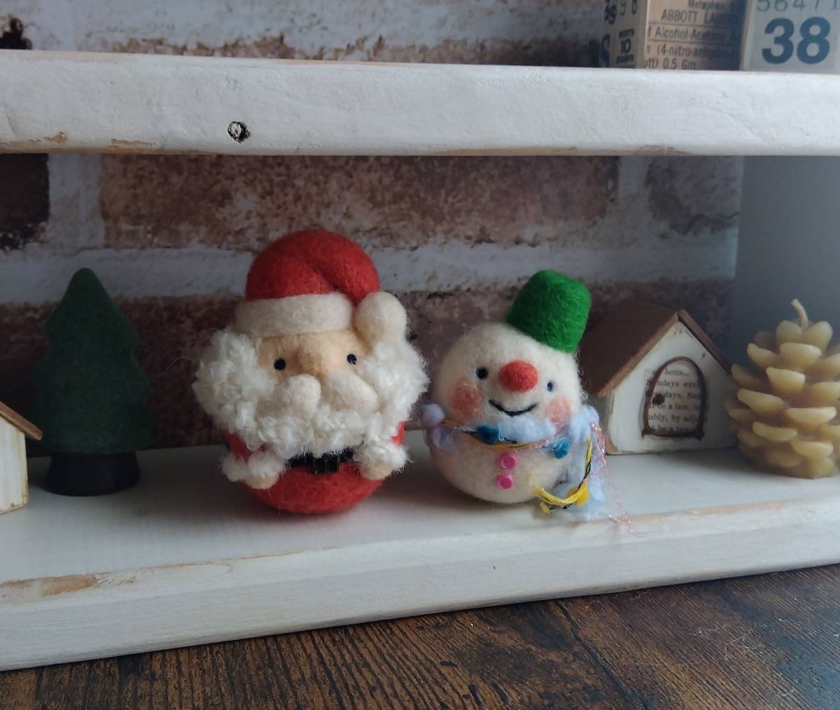 羊毛フェルト　ハンドメイド　クリスマス　サンタクロースと雪だるま♪_画像1