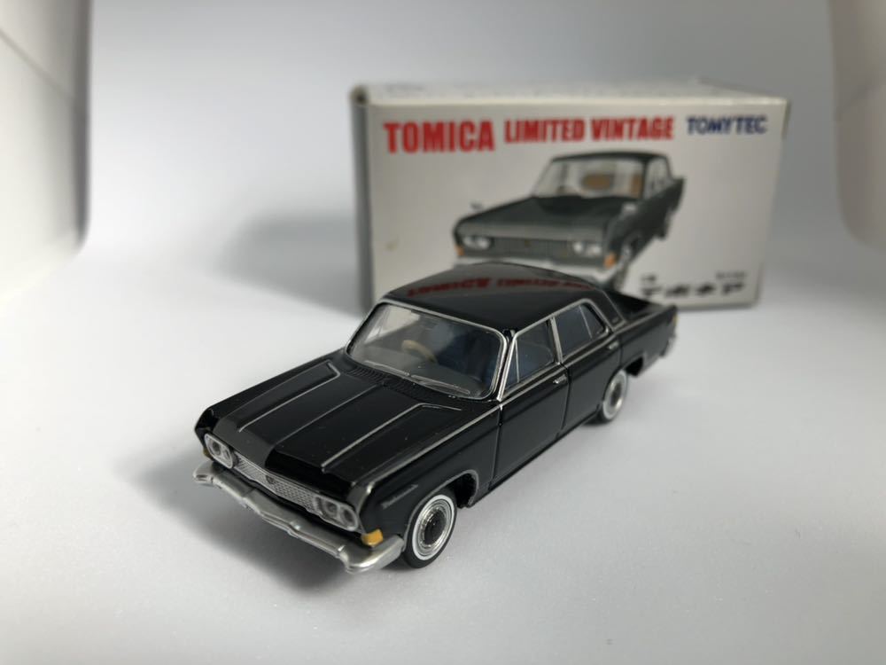 Tomica Limited Vintage三菱Debonair Black 原文:トミカリミテッド ビンテージ 三菱 デボネア 黒