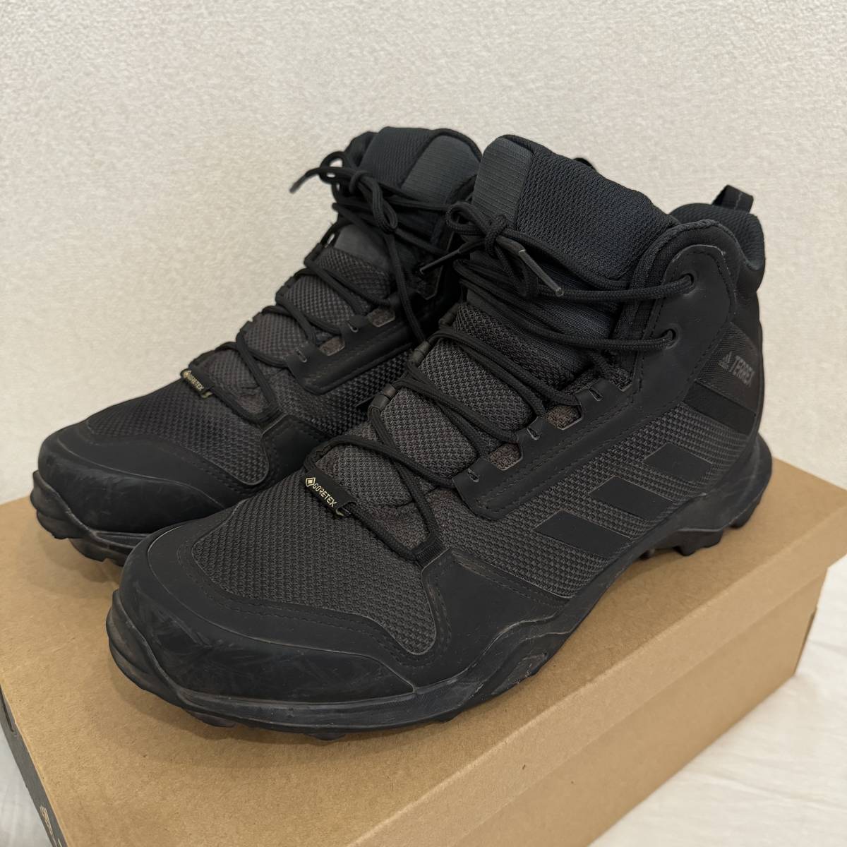 美品 adidas アディダス TERREX AX3 MID GTX トレッキングシューズ ハイキングブーツ ゴアテックス 1回のみ使用 _画像1