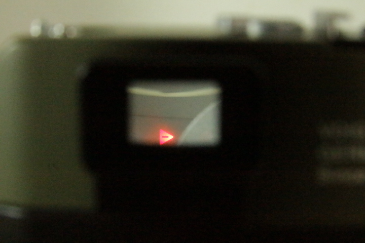 BESSA-R2オリーブ(希少)　実写確認済　5cmオールドレンズ　ライカ風メタルフード　保護フィルター　ストラップ　電池　フィルム　箱付き_画像6
