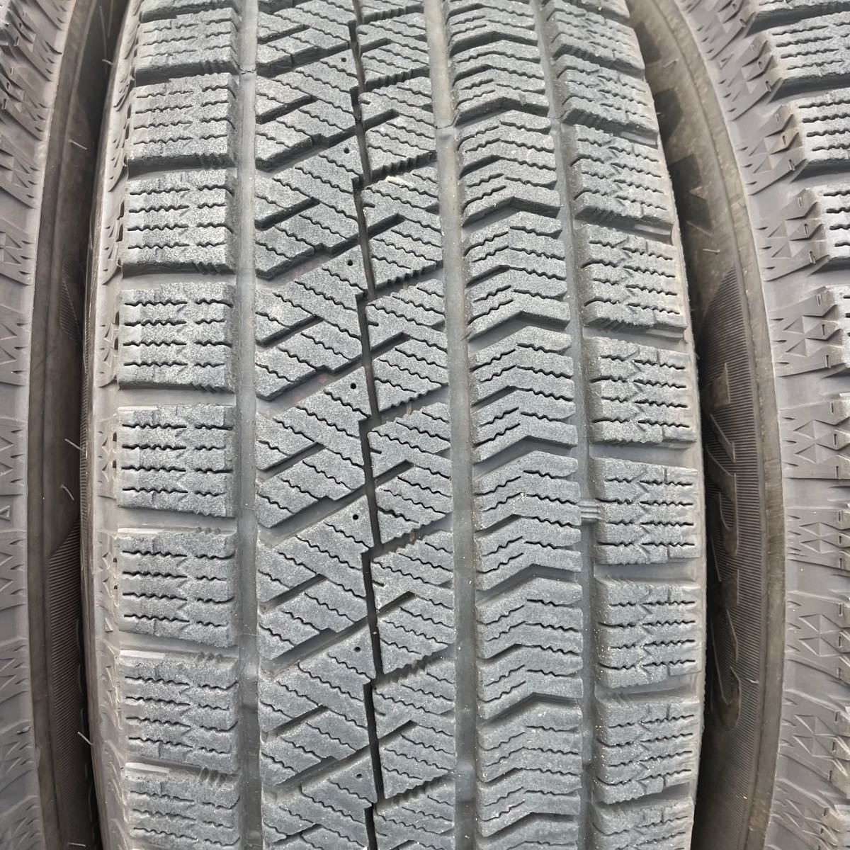 バリ山185/65R15 ブリヂストンVRX2スタッドレス　タイヤ185/65R15 4本セット　2018年製造_画像4