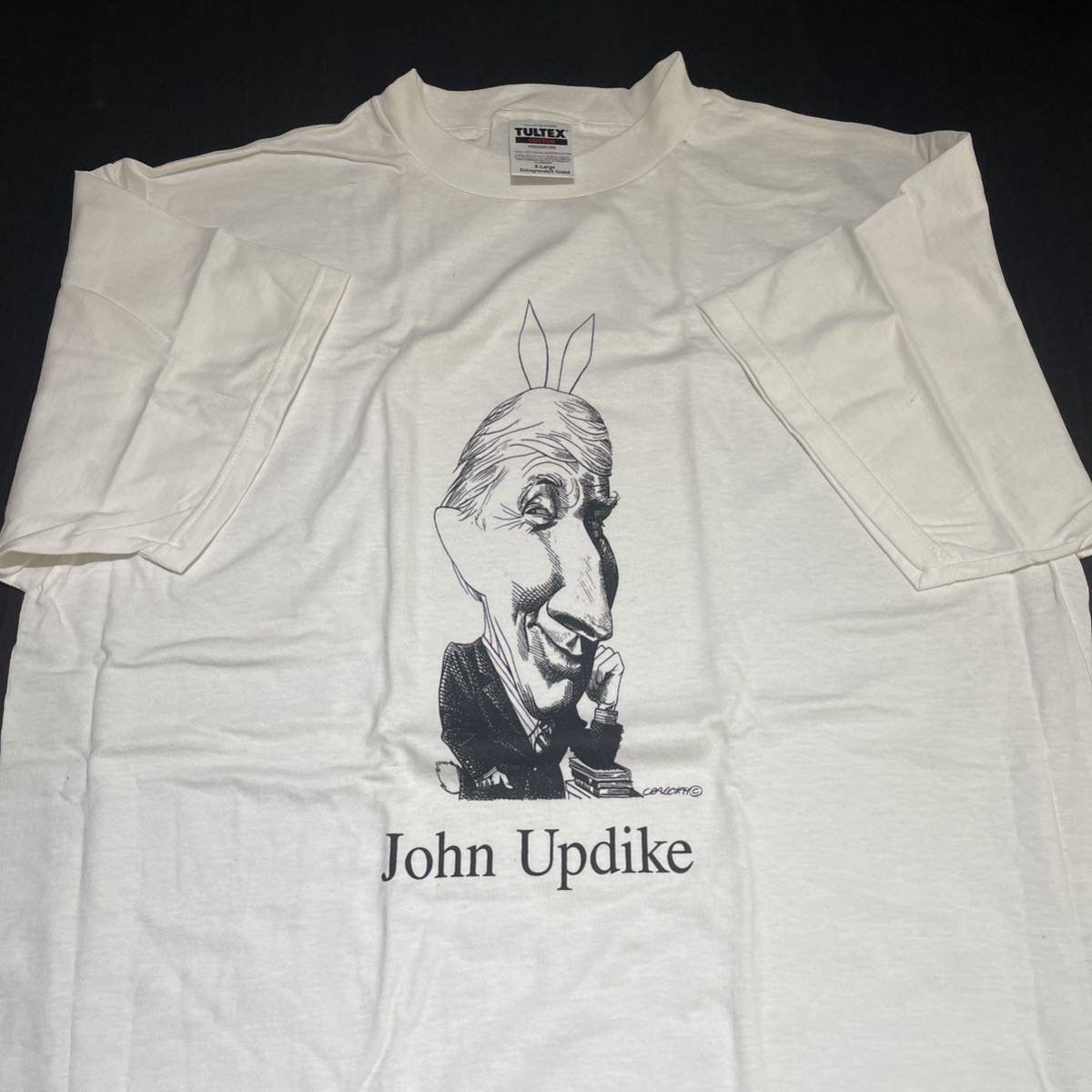 90s ヴィンテージ 偉人 tシャツ dead stock デッドストック Largely Literary John Updike art アート _画像3