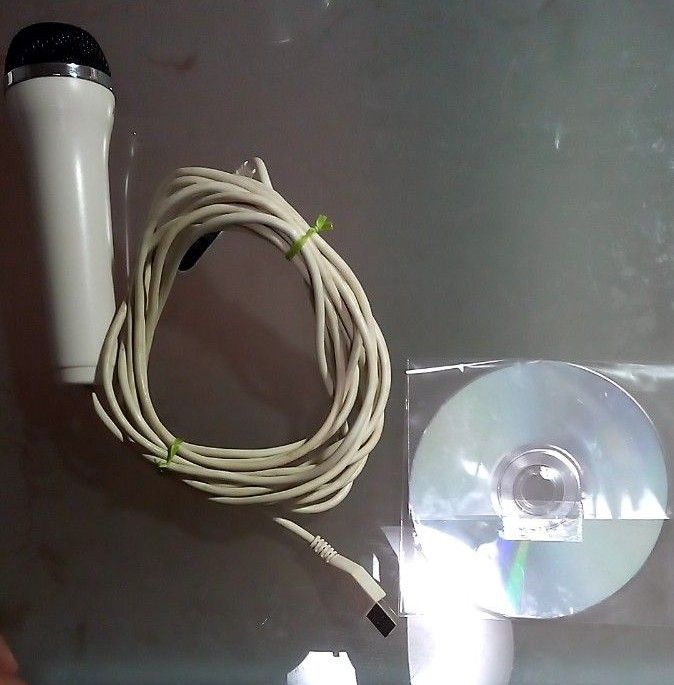 Wii　ジョイサウンド　カラオケマイク　と　カラオケソフト