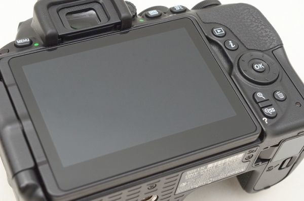 ☆極上美品☆ Nikon ニコン D5500 ボディ 元箱 付属品 Shot数 僅か 5,400枚前後！ ♯23110508_画像7