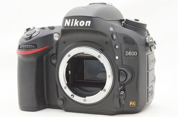 ☆極上美品☆ Nikon ニコン D600 ボディ Shot数 僅か 7,800枚前後！ ♯23111104_画像2