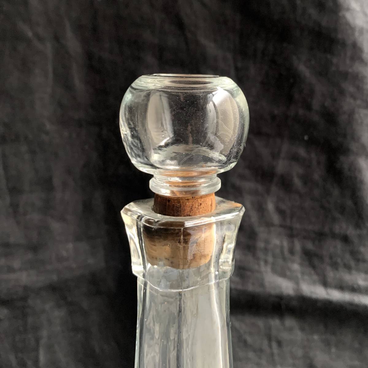 フランス 1950-70s カラフェ デキャンター 水差し 花瓶 ガラス ボトル 一輪挿し 植物 ドライフラワー 園芸 美術 ヴィンテージ アンティークの画像8