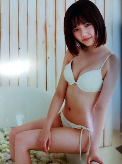 AKB48 島崎遥香 写真集　ぱるる困る_画像3