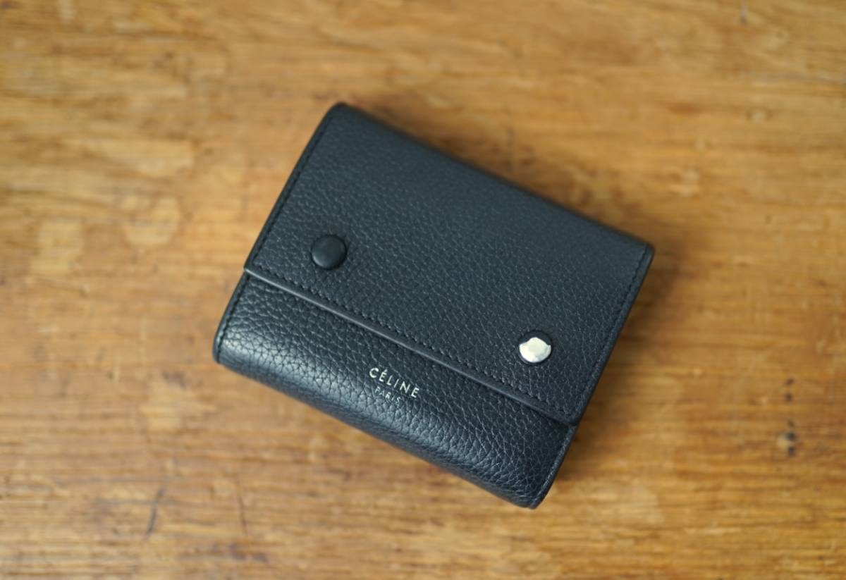 スモールフォールデッドマルチファンクション 三つ折り財布 / CELINE