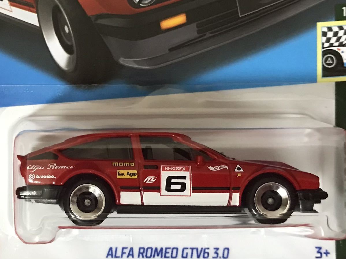 ホットウィール 否単品 AlfaRomeo GTV6 3.0 赤 HotWheels アルファロメオ RETRO RACERS momo モモ Agip アジップ brembo ブレンボ 未開封_画像3