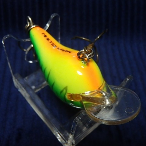 野池でバコバコ釣る！ バグリー キラーB1 ホットタイガー バルサ製クランクベイト Bagley's KILLER B-1 in H69T BAGLEY BAIT!_画像9