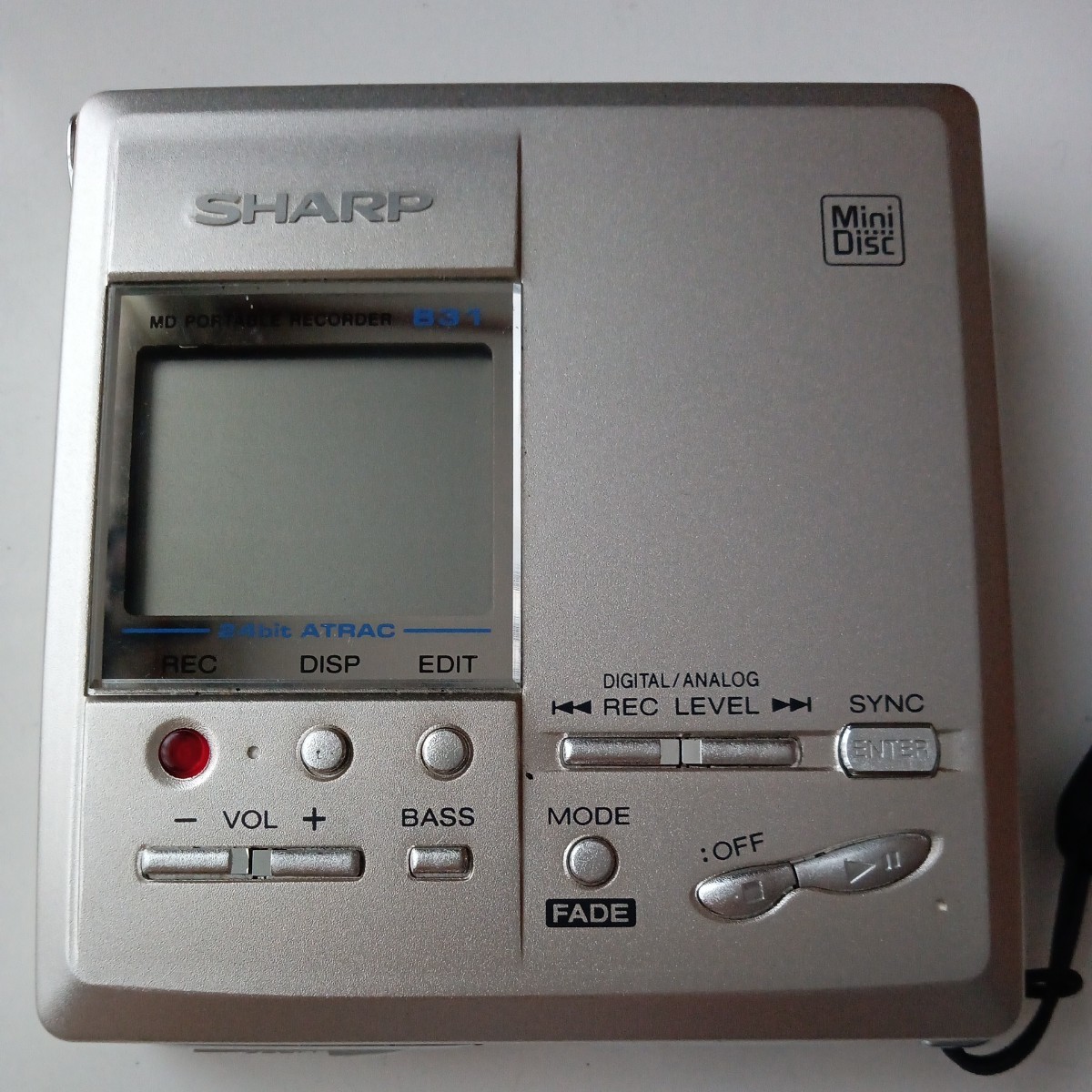 SHARP シャープ MD-MT831-S シルバー ポータブルMDレコーダー （小型MDプレイヤー/再生/録音）中古品　ジャンク品_画像2