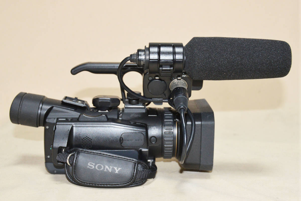 SONY業務用小型・軽量ハイビションビデオカメラ　HXR-NX70J　と付属品一式_画像3