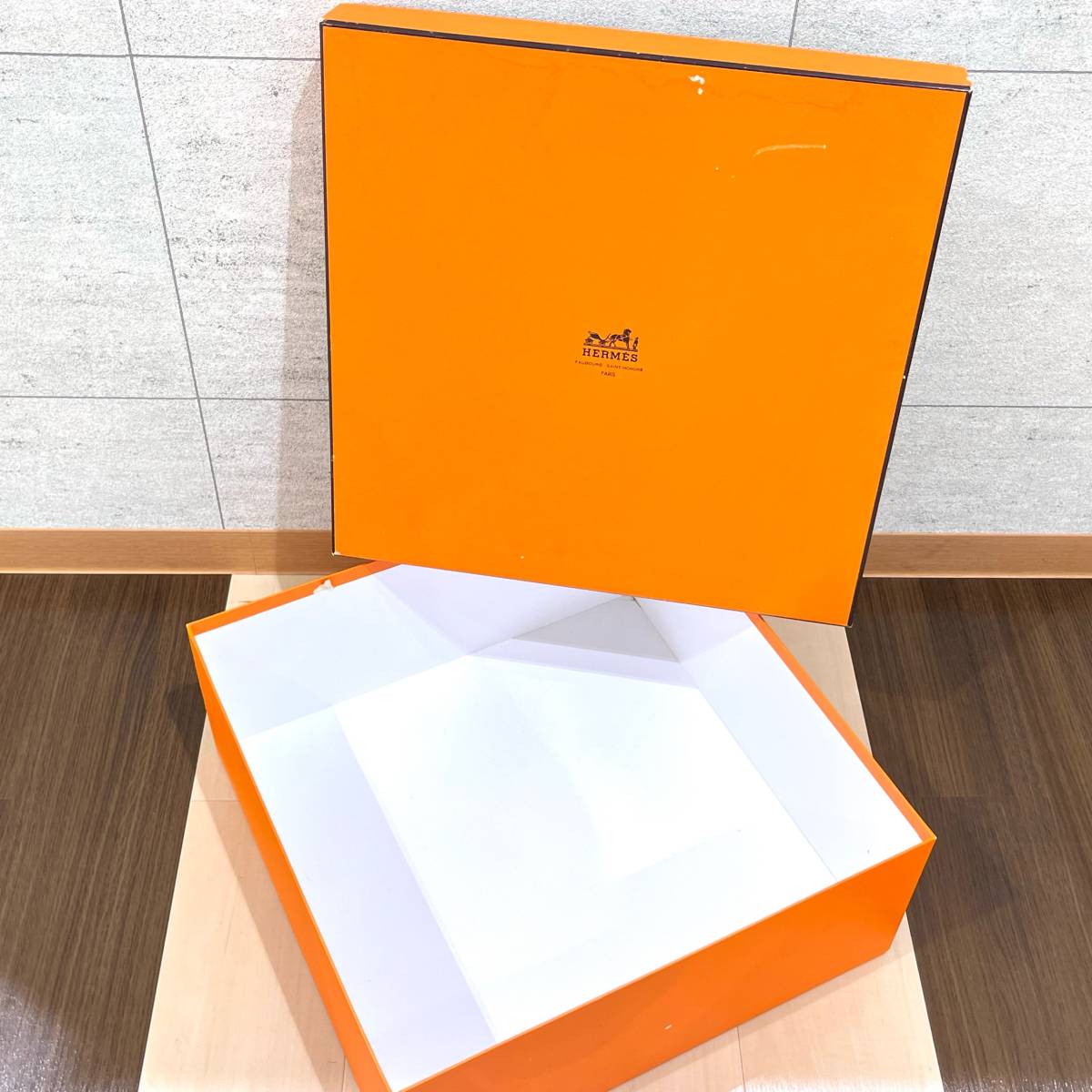 TA-066★１円～中古現状品 【 HERMES エルメス】 空箱 42cm×42cm×17cm ★ 保存箱 バッグ収納 バーキン ケリー オレンジBOX オレンジ 箱 _画像8