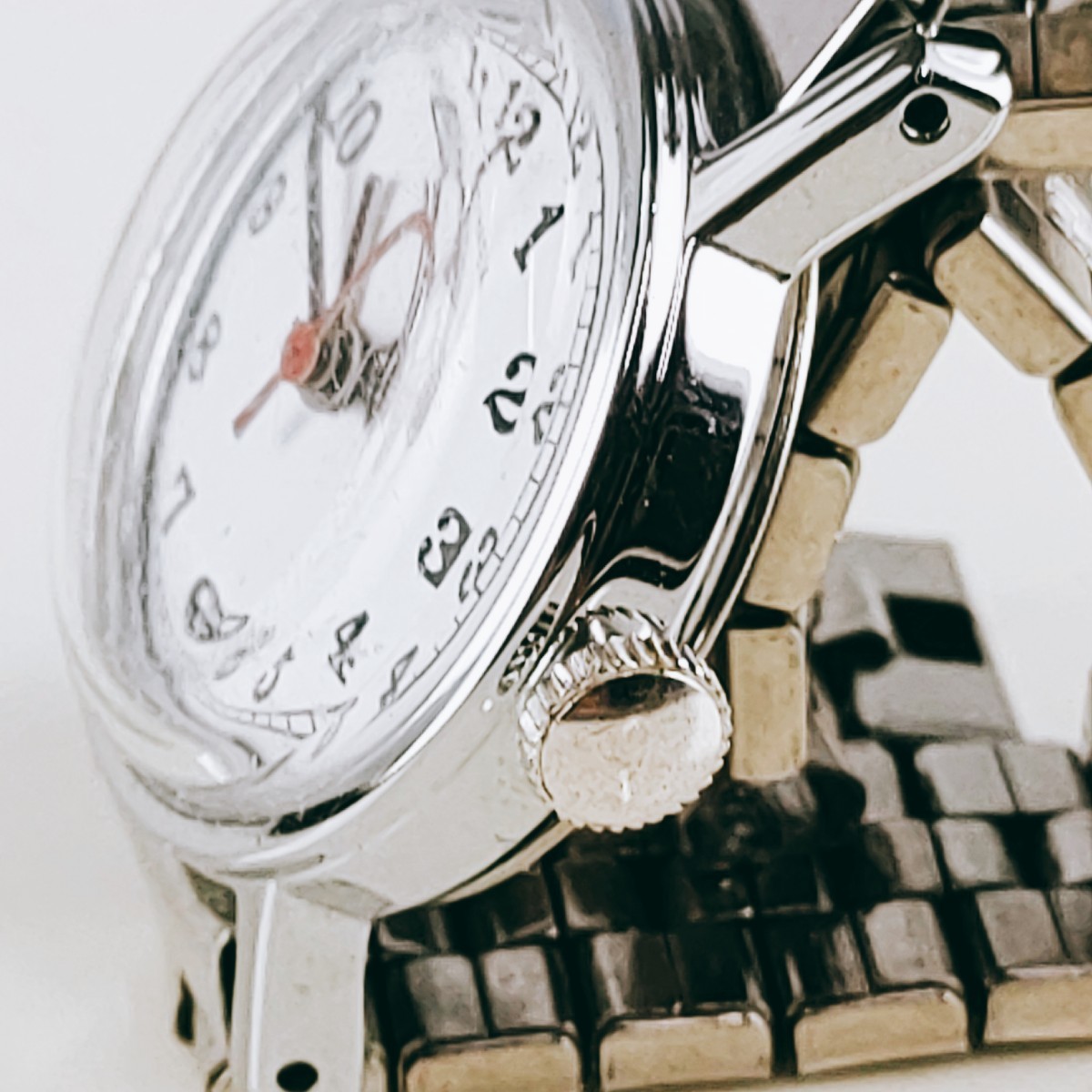 【動作品】 TIMEX タイメックス 腕時計 手巻き アナログ 時計 ヴィンテージ 3針 白文字盤 アクセ アクセサリー アンティーク レトロ_画像6