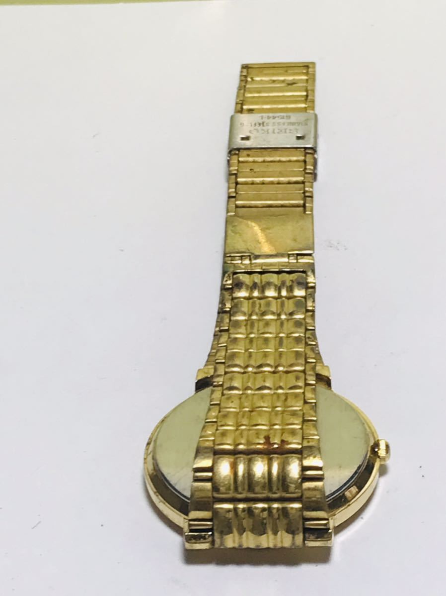 SEIKO セイコー クォーツ V701-1K00 ゴールド文字盤 ラウンド メンズ腕時計_画像7