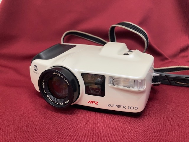 ※55039 MINOLTA APZ APEX105 コンパクトフィルムカメラ LENS ZOOM 35-105mm 1：4-6.7 個人保管品_画像1