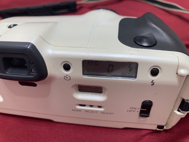 ※55039 MINOLTA APZ APEX105 コンパクトフィルムカメラ LENS ZOOM 35-105mm 1：4-6.7 個人保管品_画像8