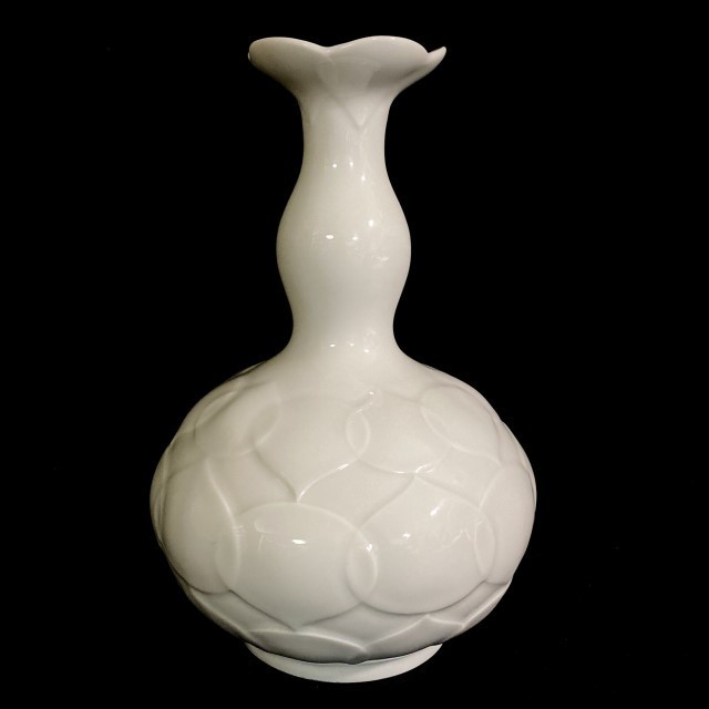 【Meissen】マイセン 花瓶 高さ20cm ホワイト 白磁 西洋陶器 花びら 花弁 フラワーベース インテリア 置物 コレクション現状品 J1113