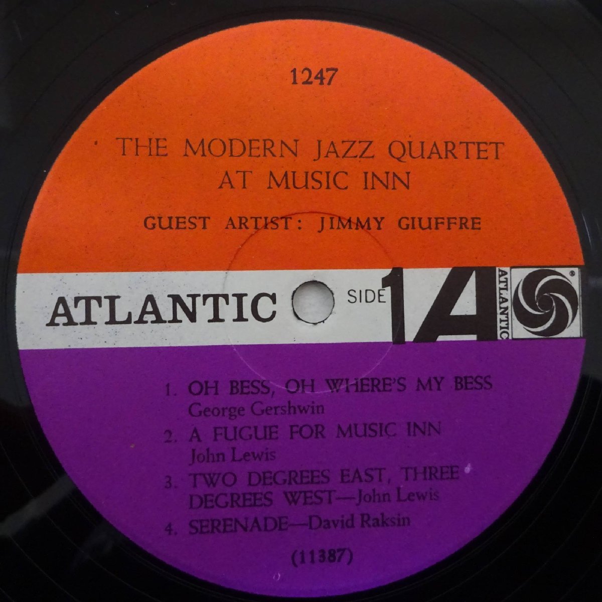 10015460;【US盤/黒ファン/MONO/コーティング/Atlantic】The Modern Jazz Quartet, Jimmy Giuffre / The Modern Jazz Quartet At Music Inn_画像3