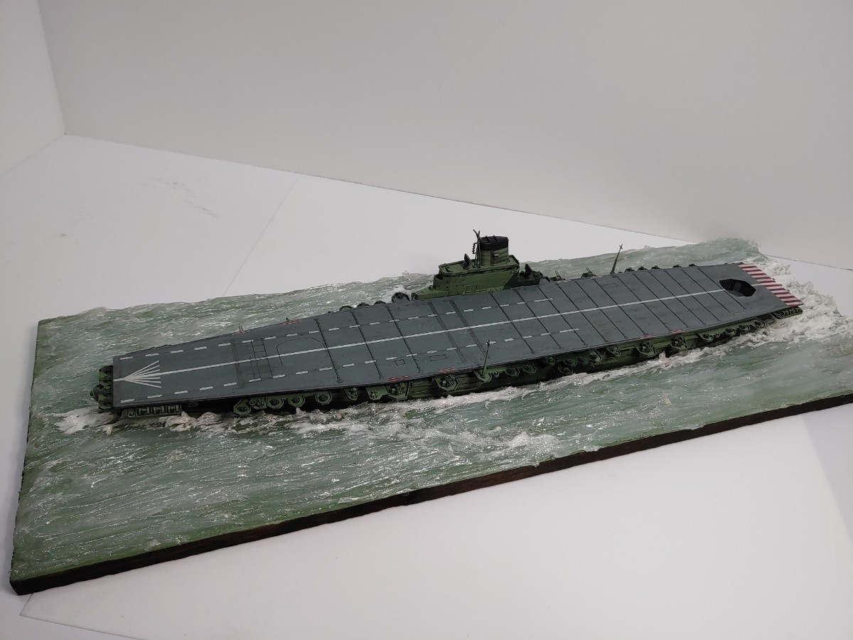 1/700 日本海軍　大和型三番艦　航空母艦　信濃　プラモデル完成品　素人作品　中古_画像1