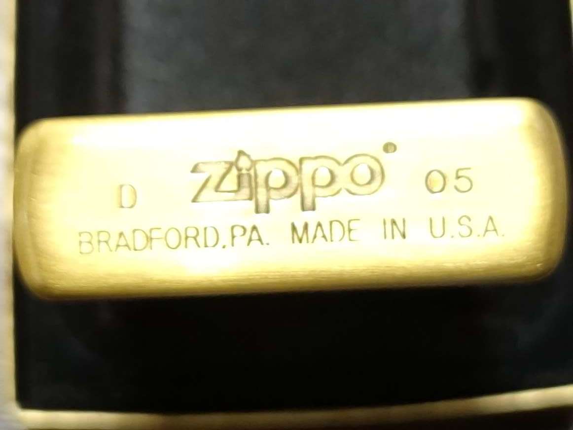 #4242N　【美品】　ZIPPO　ゴールド/アンティークプラス　ジッポー オイルライター 喫煙具 ケース付き_画像3