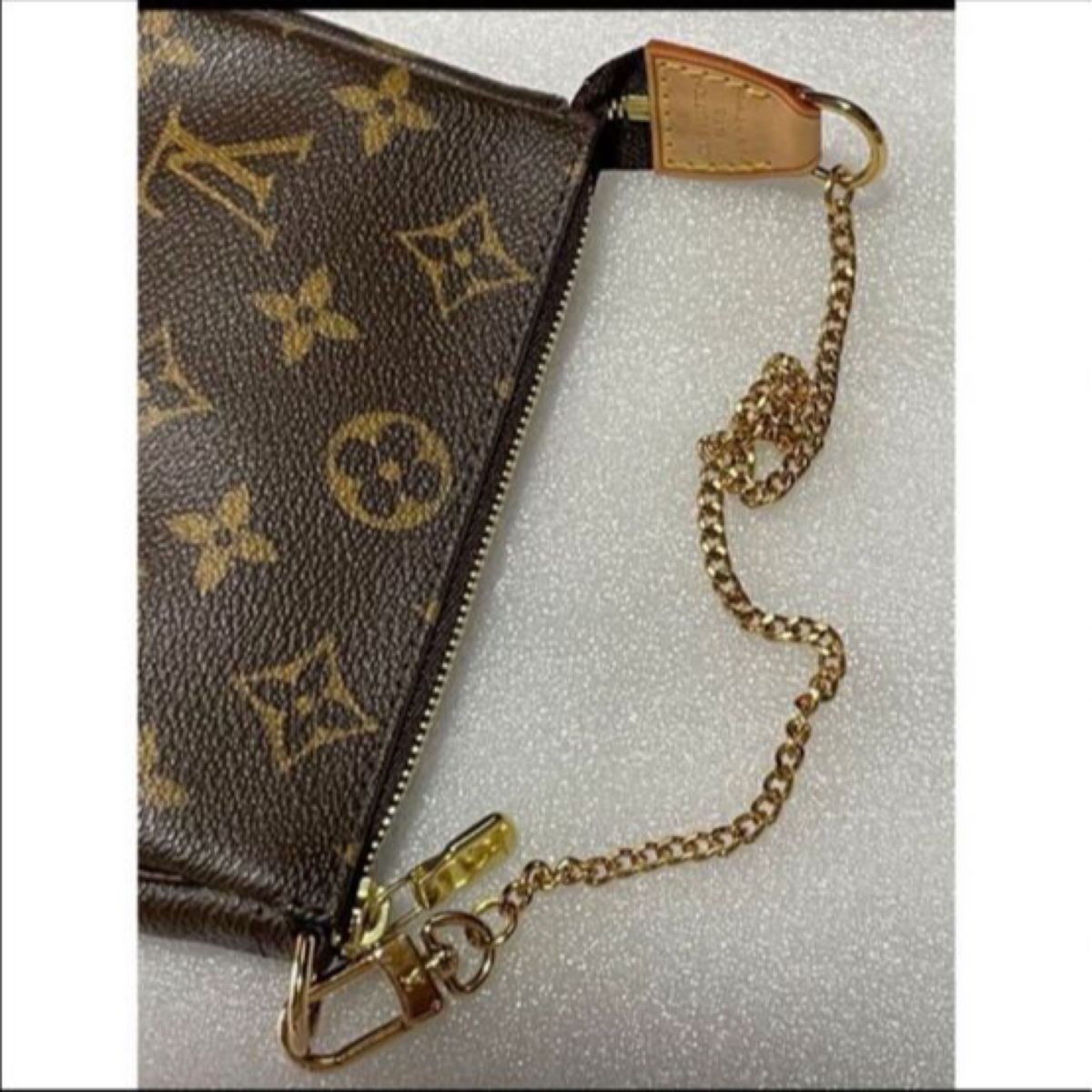 LOUIS  VUITTON  モノグラム　ミニポーチ　　　祝　卒業SALE週末期間限定