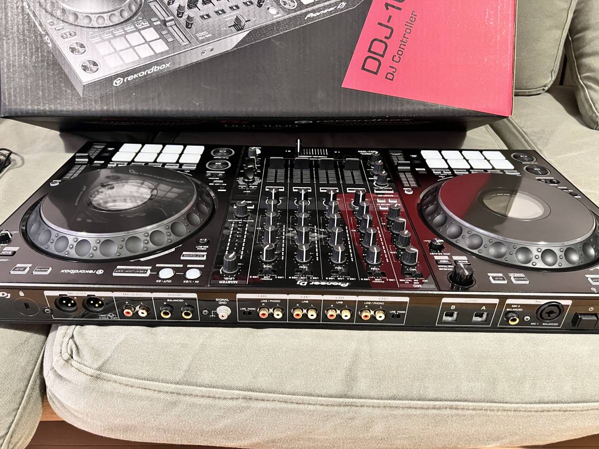 【中古美品】Pioneer DDJ-1000 rekordboxモデル DJコントローラー_画像3