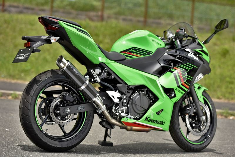 新品 ビームス Ninja250 (8BK-EX250Y/2BK-EX250P) R-EVO2 スリップオン カーボンサイレンサー 政府認証 G433-54-P2J BEAMS マフラー_画像2