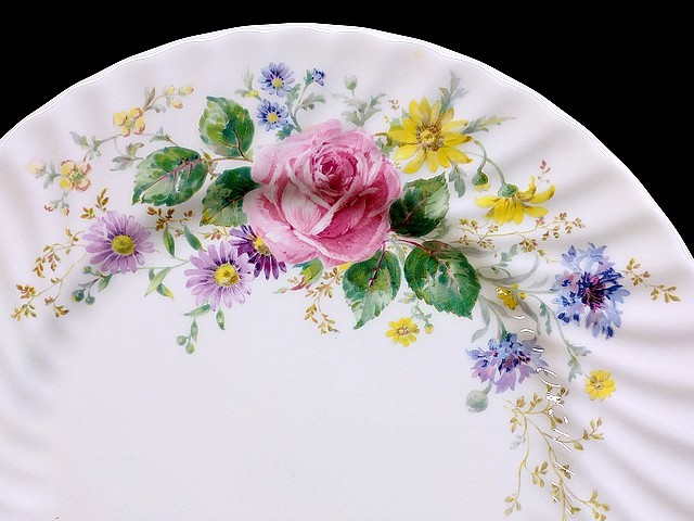 3QV selling up! tax less * Royal Doulton *ARCADIA(a LUKA tia)* dinner plate * approximately 27cm* flower * present condition * article limit *1117-11