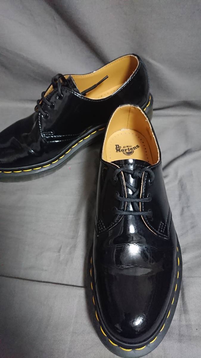 *[ returned goods OK] Dr. Martens UK6 approximately 24.5.PATENT LAMPER 10084 3 hole black [Dr.Martens ]