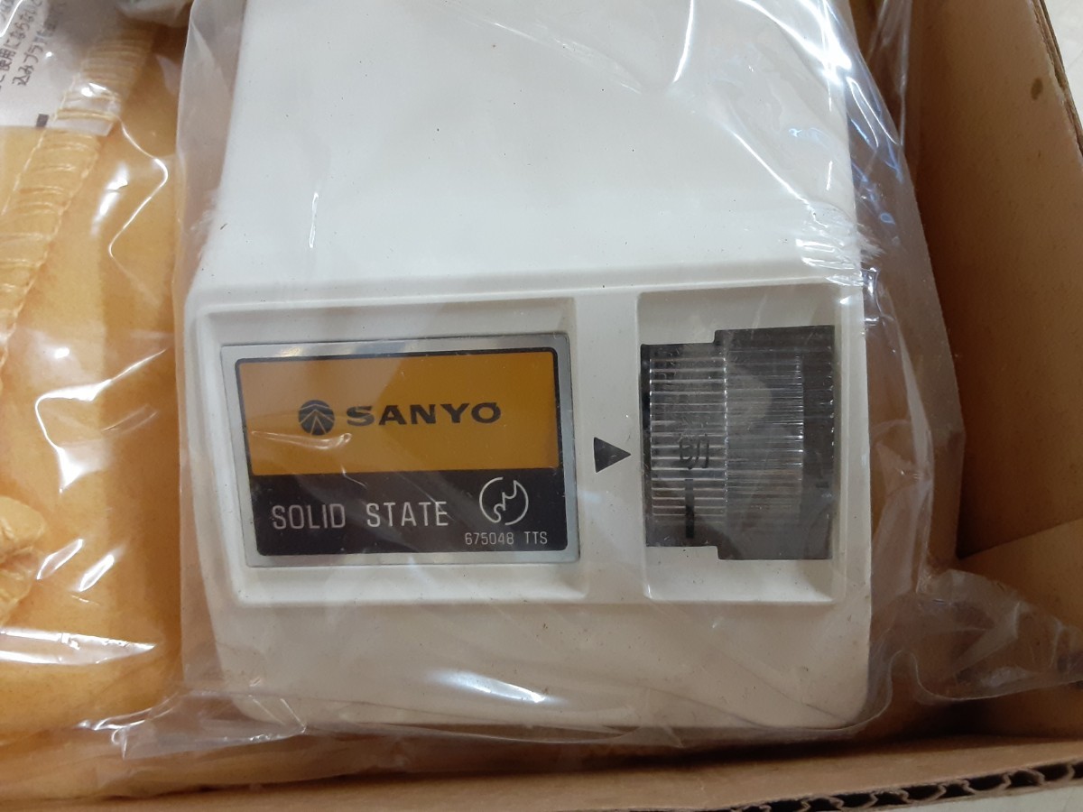 タオ5】未使用?昭和レトロポップ サンヨー 電子回路 敷毛布 BS タオ5】未使用?昭和レトロポップ サンヨー 電子回路 敷毛布 BS