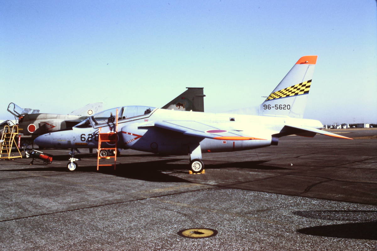 (1f311)145 写真 古写真 飛行機 飛行機写真 航空自衛隊 F-4ファントム F-86F F-104 他 フィルム ポジ まとめて 20コマ リバーサル スライド_画像7