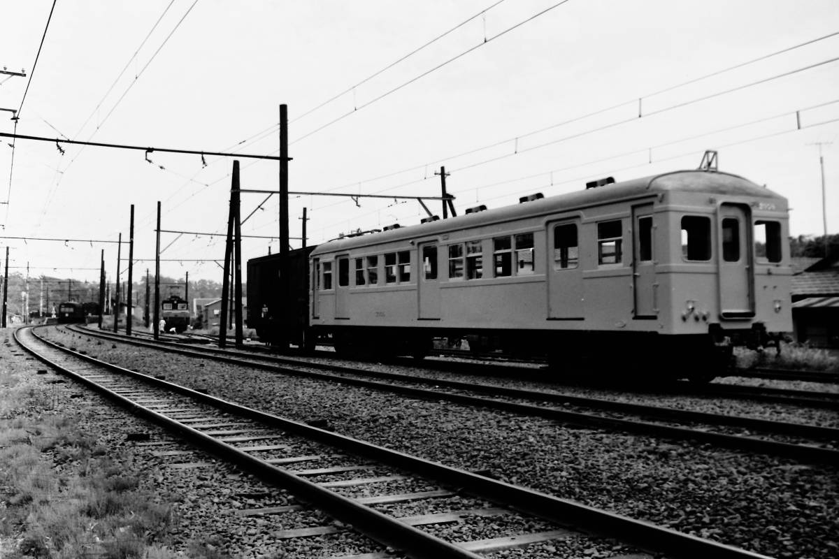 (B23)150 写真 古写真 鉄道 鉄道写真 八王子行 他 昭和38年頃 フィルム 変形 白黒 ネガ まとめて 4コマ _画像4