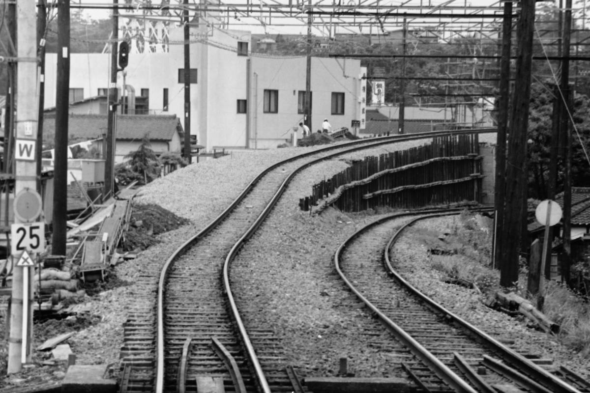 (B23)154 写真 古写真 鉄道 鉄道写真 電気機関車 3021号 渋谷-桜木町 蒸気機関車58681昭和38年頃 フィルム 変形 白黒 ネガ まとめて 6コマ _画像6