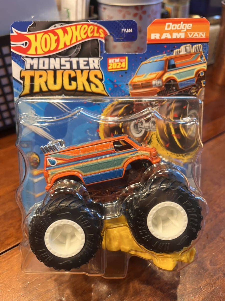 新作ホットウィールMONSTERモンスターTRUCKSトラックス1/64?DODGEダッジRAMラムVANバン ビッグタイヤ他HOTWHEELS有定形外同梱可_画像1