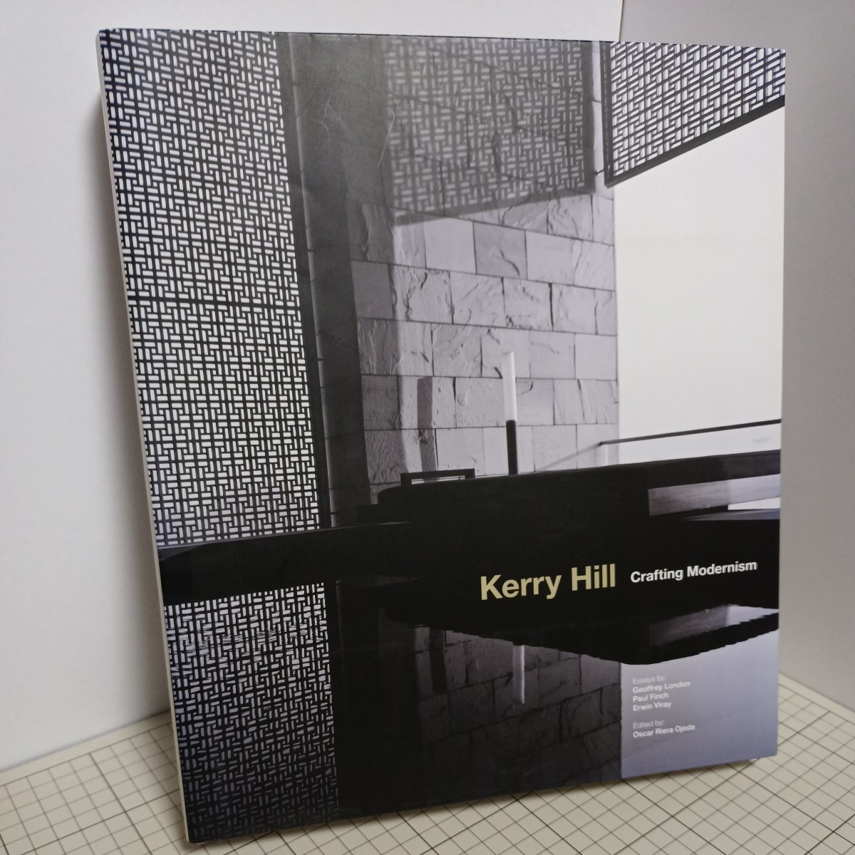 【洋書英語版】送料無料(匿名配送) Kerry Hill Crafting Modernism ケリー・ヒル ☆★☆☆