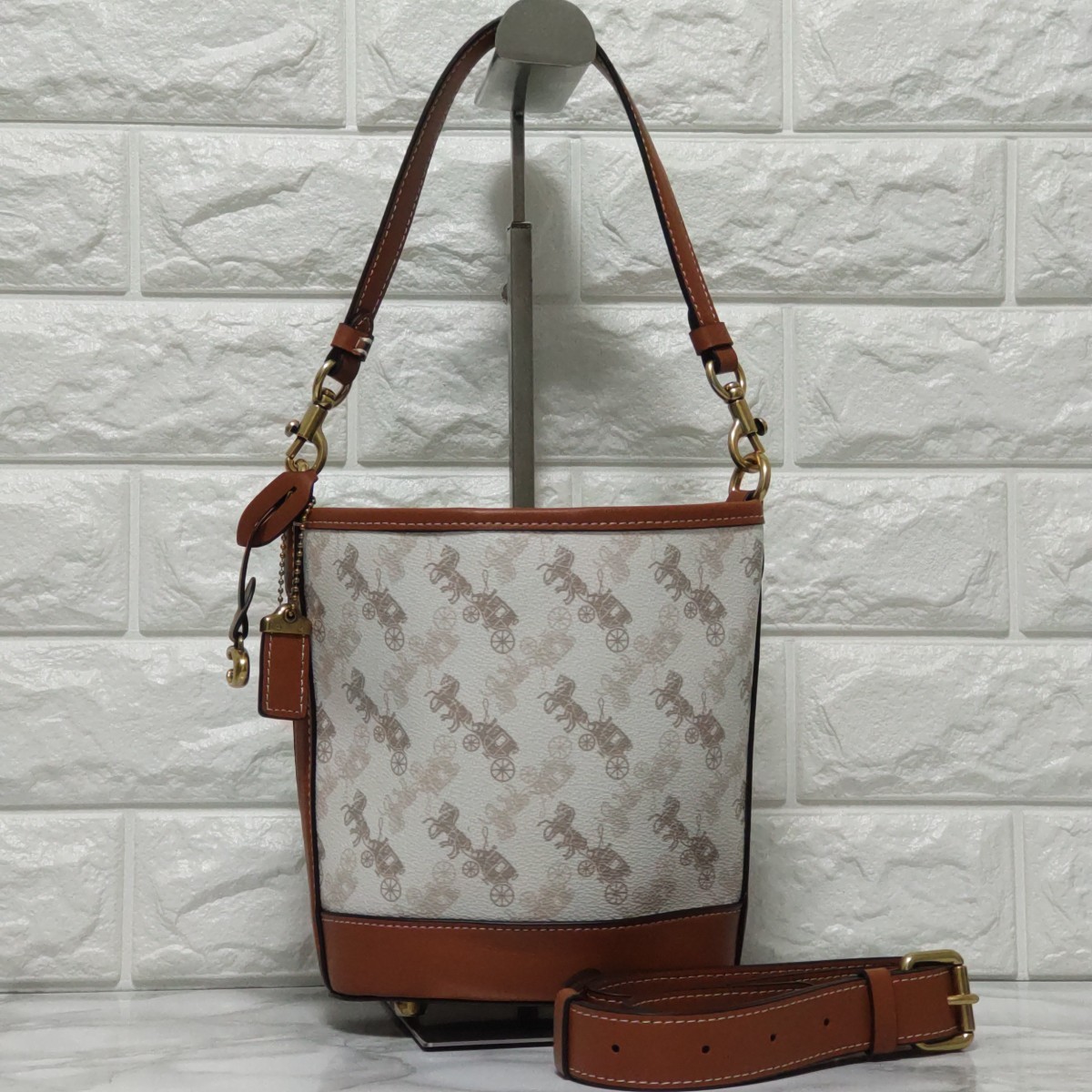 COACH Coach bucket bag hose and carriage shoulder 