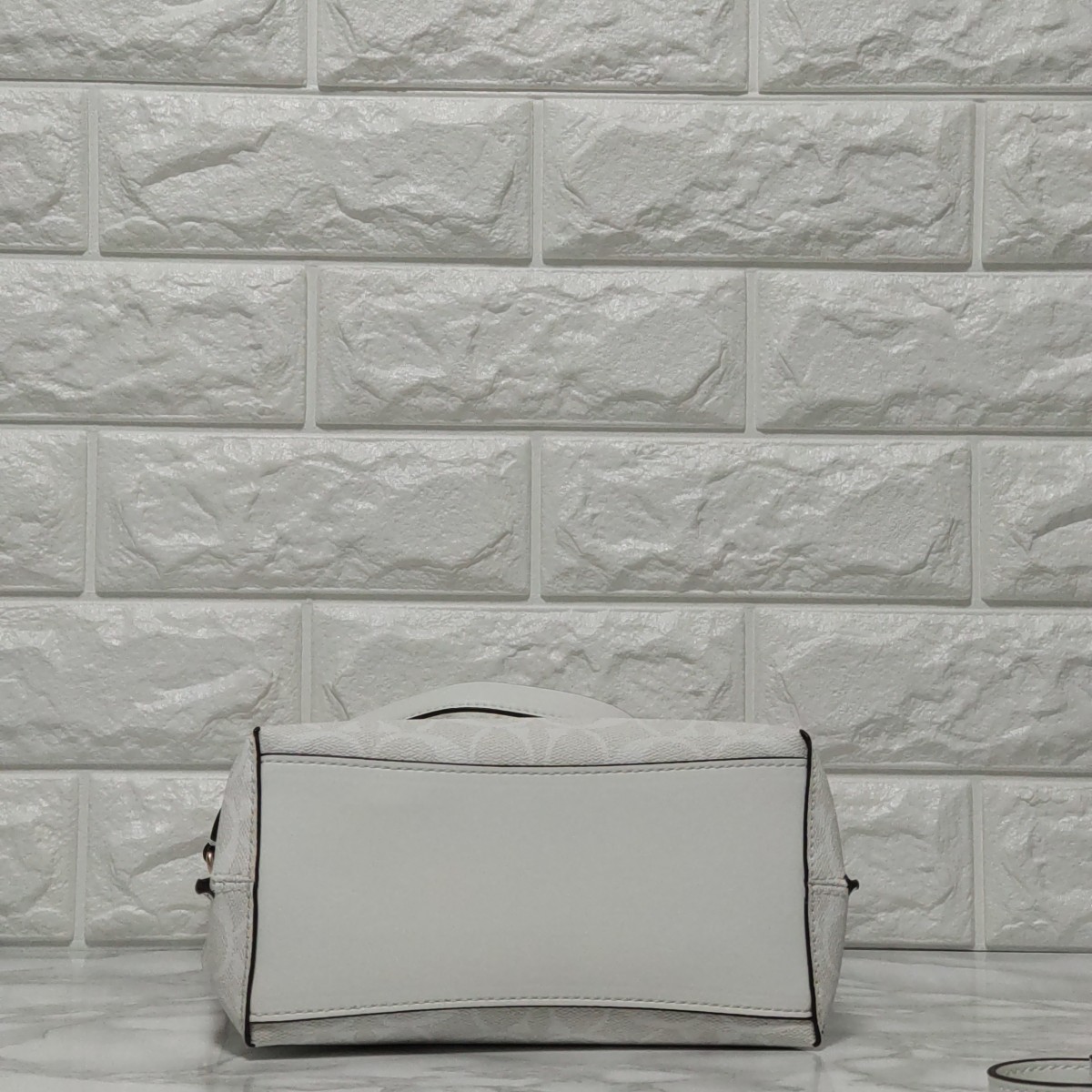 COACH Coach shoulder bag signature bucket white 