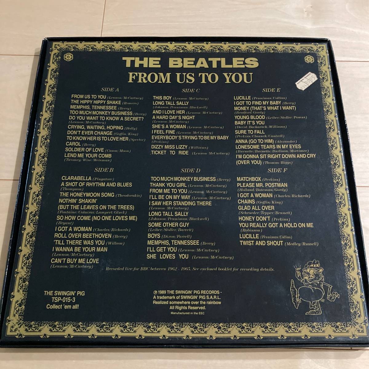 u014 3LP ビートルズ FROM US TO YOU ■THE SWINGIN' PIG THE BEATLES 3枚組 カラー盤_ケースに傷みあり
