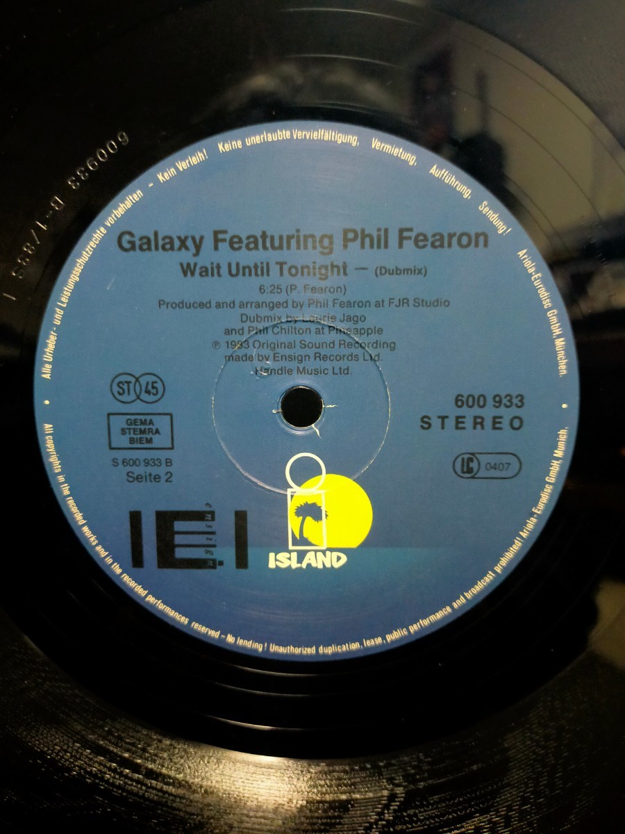 GALAXY Featuring PHIL FEARON - WAIT TONIGHT(MY LOVE)【12inch】1983' Germany盤/ISLAND LABEL_画像3