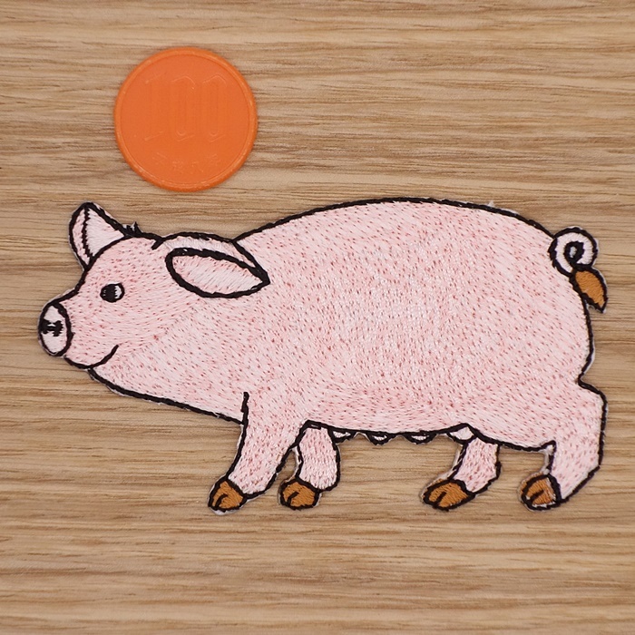 【Ｍサイズ】アイロンワッペン NO.1082 豚 ブタ ＰＩＧ ぶた 養豚 豚肉アップリケ 【郵便定形】_Ｍサイズです。
