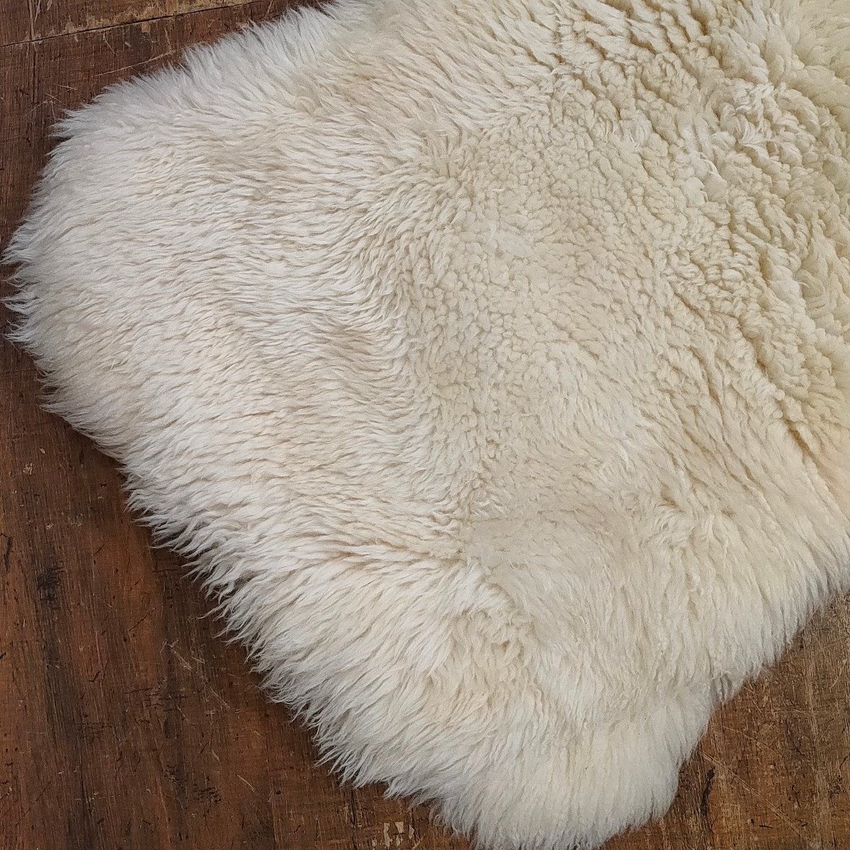 ■送料無料■ ムートンラグ 56cm×100cm 敷物 絨毯 ラグマット 羊毛 毛皮　110603/SR24M_画像4