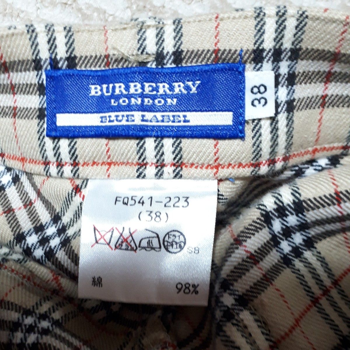 お値下げ　BURBERRY BLUE LABEL パンツ　バーバリーブルーレーベル　三陽商会　ノバチェックパンツ38